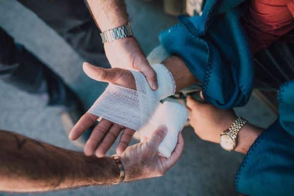 Hand & Wrist Injuries From Summer Activities Hand & Wrist Injuries From Summer Activities